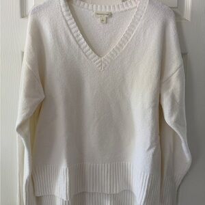 Treasure & Bond White V-Neck Sweater